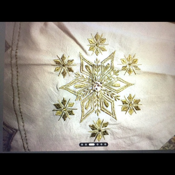 GORGEOUS! GOLD EMBROIDER CHRISTMAS TREE SKIRT NEW! - Picture 2 of 6